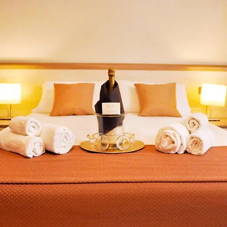 *1*7*4* Via Roma Bed & Breakfast
